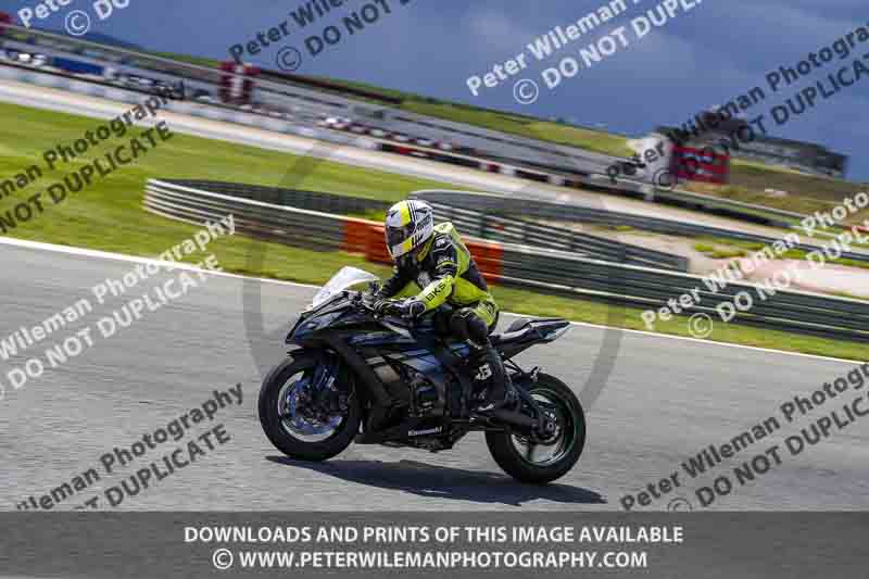 cadwell no limits trackday;cadwell park;cadwell park photographs;cadwell trackday photographs;enduro digital images;event digital images;eventdigitalimages;navarra;no limits trackdays;peter wileman photography;racing digital images;trackday digital images;trackday photos